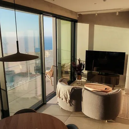 Top Floor Apartment With Roof Pool In St Julians * Сент Джулианс