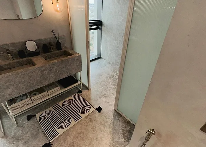 Luxury 360 Sea View 27th Floor In Mercury Tower 公寓